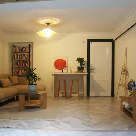 Апартаменты Baesment 2br With 2toilet And 2bath 8min To Metro #1 *