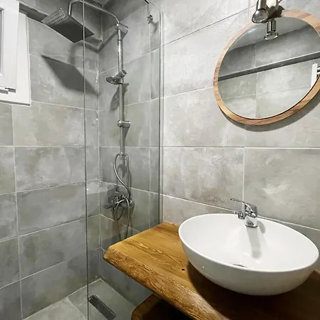 Baesment 2br With 2toilet And 2bath 8min To Metro #1 Стамбул