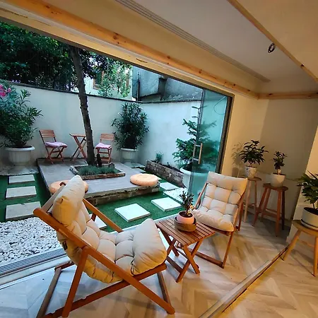 Baesment 2br With 2toilet And 2bath 8min To Metro #1 公寓 伊斯坦布尔