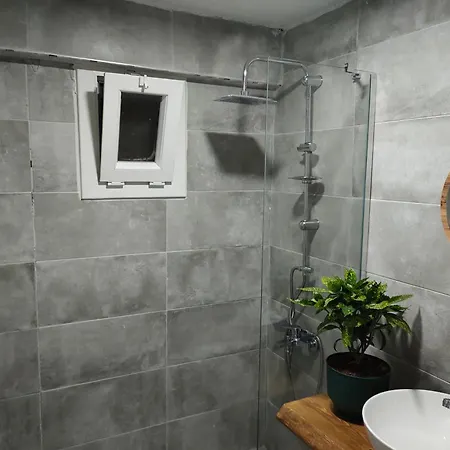 Baesment 2br With 2toilet And 2bath 8min To Metro #1 *